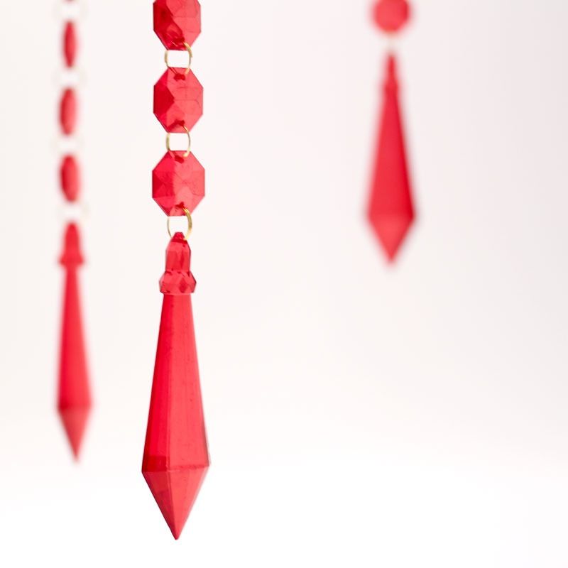 Red Acrylic Ensiform Prism Garland (50cm) APAC